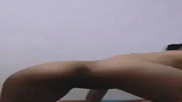 Cewek Cantik Pasrah Nungging Digenjot Kasur